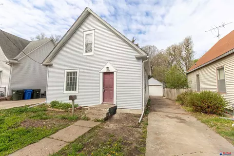 1035 S 23rd St, Lincoln, NE 68510