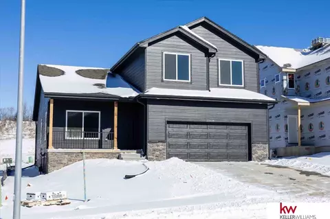 11618 King St, Omaha, NE 68142