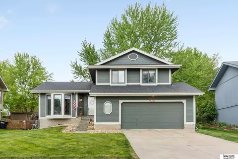 15350 Binney St, Omaha, NE 68116