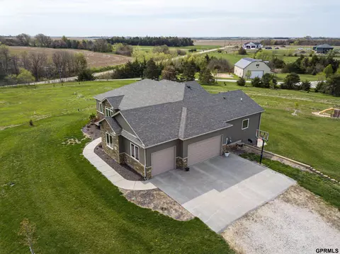 Exterior - 2305 Lothrop Lake Cir, Crete, NE 68333 photo 2 of 12