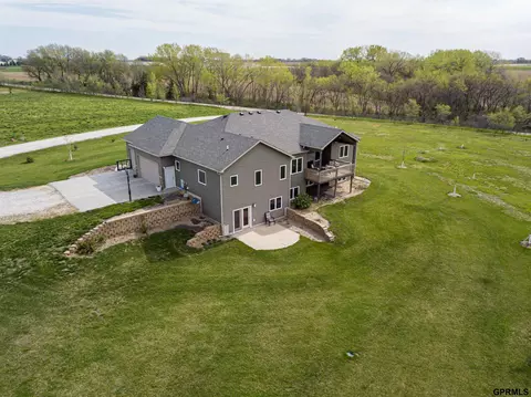 Exterior - 2305 Lothrop Lake Cir, Crete, NE 68333 photo 3 of 12
