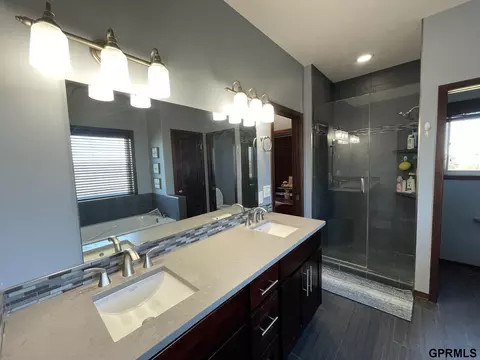 Bath - 2305 Lothrop Lake Cir, Crete, NE 68333 photo 4 of 10