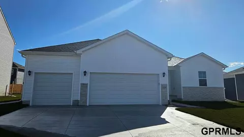 17009 Young St, Bennington, NE 68007