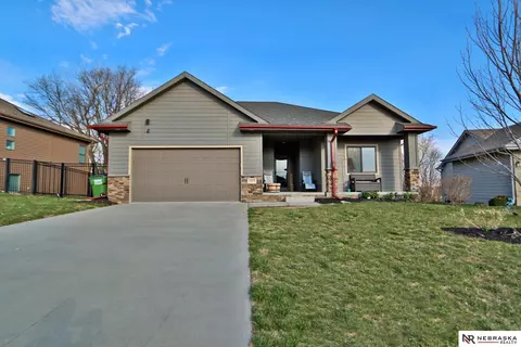 19418 Davy Jones Cir, Plattsmouth, NE 68048