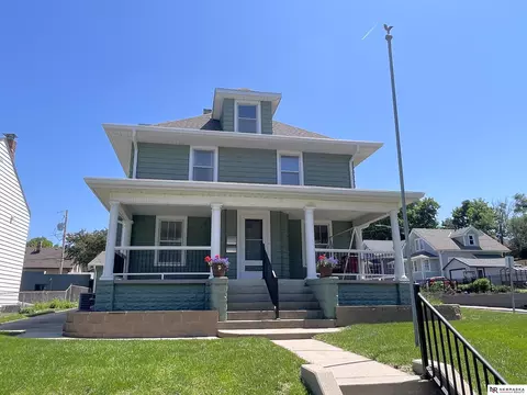3077 S 32 Ave, Omaha, NE 68105