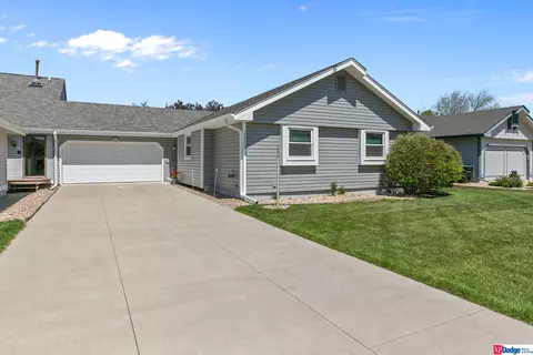 15322 R St, Omaha, NE 68137