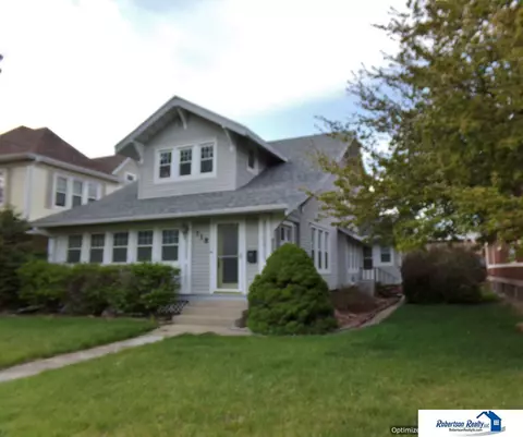 718 Grant St, Beatrice, NE 68310 photo 2