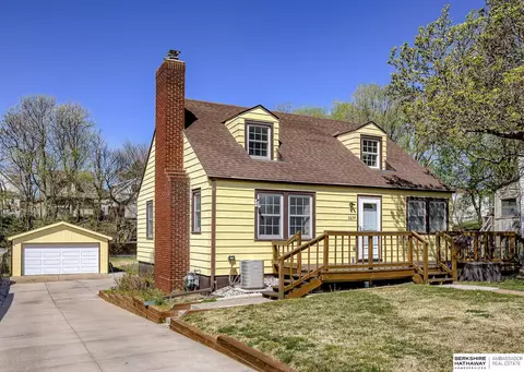 2634 S 15th St, Omaha, NE 68108