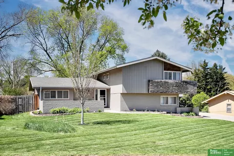 772 Leawood Dr, Omaha, NE 68154