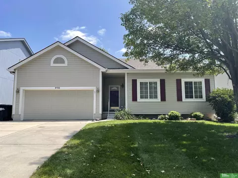 4713 N 148th St, Omaha, NE 68116