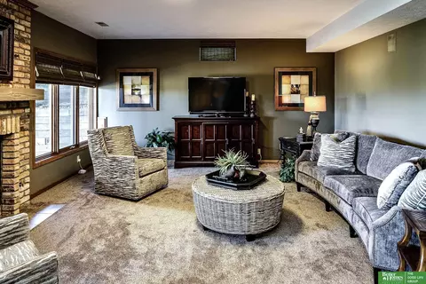 12804 Eagle Run Dr, Omaha, NE 68164 photo 38