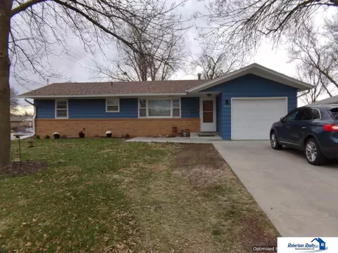 Exterior - 1835 Washington St, Beatrice, NE 68310 photo 2 of 13
