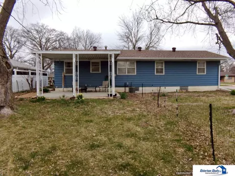 Exterior - 1835 Washington St, Beatrice, NE 68310 photo 9 of 13
