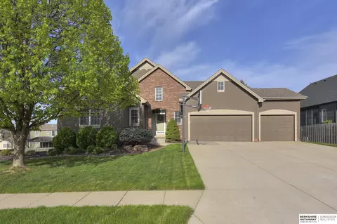 9508 S 27th St, Bellevue, NE 68147