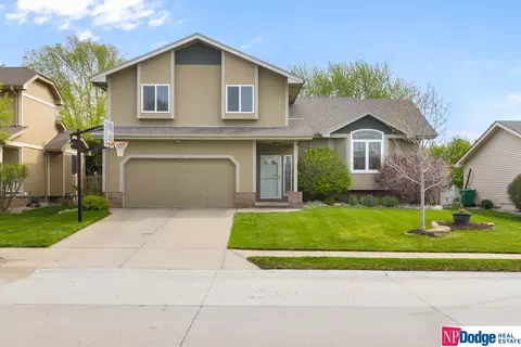 7133 S 155th St, Omaha, NE 68138
