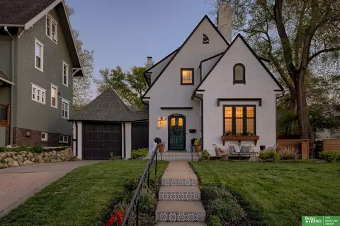 5119 Chicago St, Omaha, NE 68132