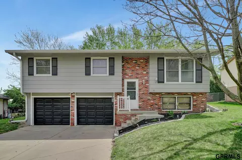 5340 S 37th St, Lincoln, NE 68516