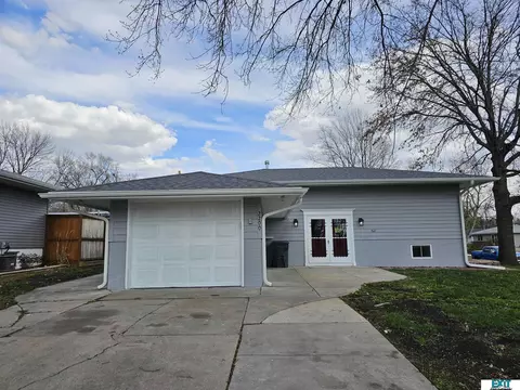 2200 N 53rd St, Lincoln, NE 68504