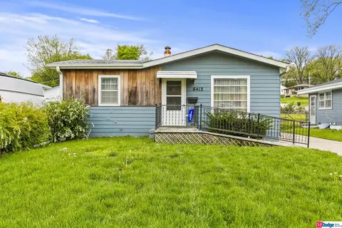 6413 Boyd St, Omaha, NE 68104