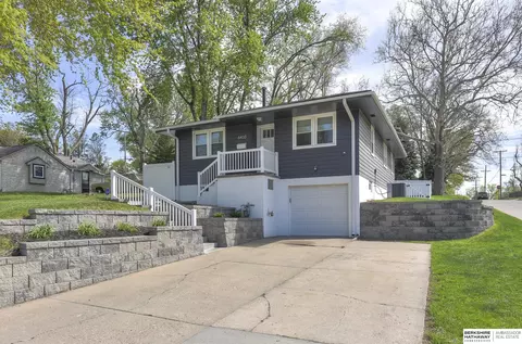 6433 Franklin St, Omaha, NE 68104