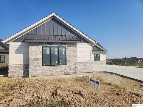 3019 S 209th St, Elkhorn, NE 68022