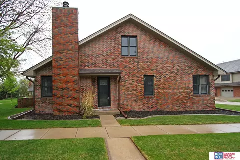 6624 Shenandoah Ct, Lincoln, NE 68510