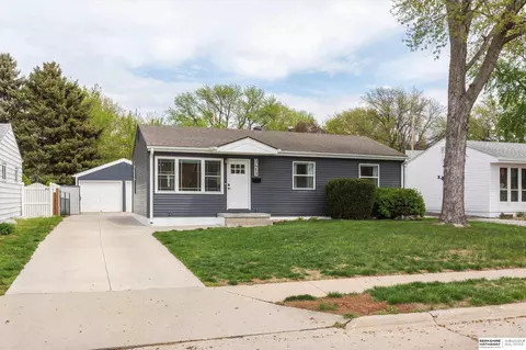 3469 S 82nd St, Omaha, NE 68124