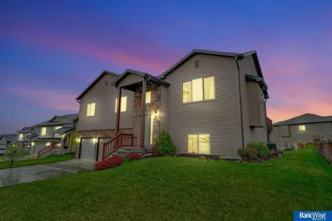 6500 Grays Peak Dr, Lincoln, NE 68521