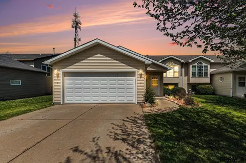 23204 Denton St, Waterloo, NE 68069