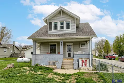 216 S 1st St, Ceresco, NE 68017