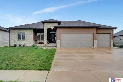 9510 S 32nd St, Lincoln, NE 68516