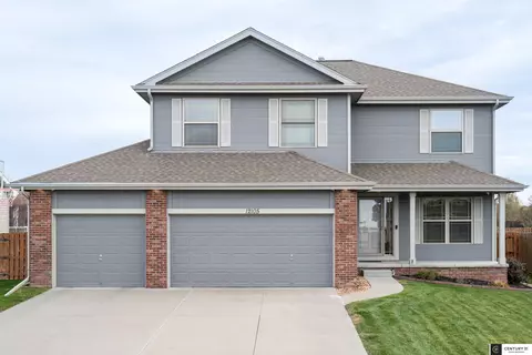 12105 S 214th St, Gretna, NE 68028