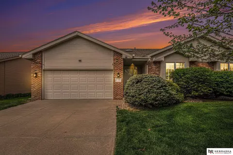 15366 Parker St, Omaha, NE 68154