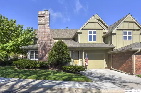 816 N 131st Plz, Omaha, NE 68154