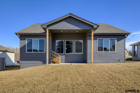18219 Cheyenne Rd, Omaha, NE 68136 photo 14