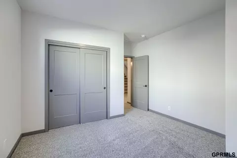 18219 Cheyenne Rd, Omaha, NE 68136 photo 8
