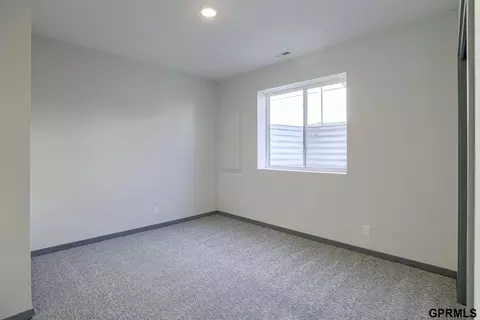 18219 Cheyenne Rd, Omaha, NE 68136 photo 7