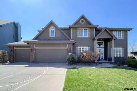 17625 Woolworth Ave, Omaha, NE 68130