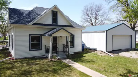 235 N Oak St, Clatonia, NE 68328