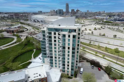 555 Riverfront Plz #803, Omaha, NE 68102