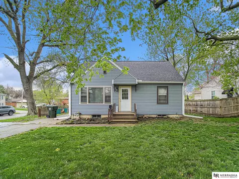 5345 Leighton Ave, Lincoln, NE 68504