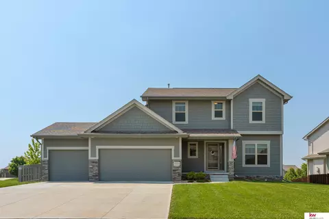 13710 S 43 St, Bellevue, NE 68123