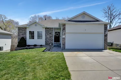 5325 W Aurora St, Lincoln, NE 68524