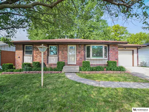 5001 S 52nd St, Lincoln, NE 68516
