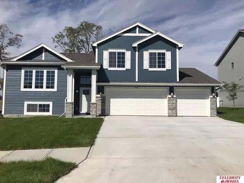 17710 Rose Lane Rd, Omaha, NE 68136