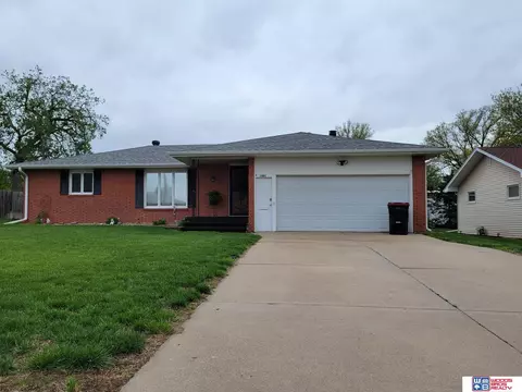 1001 Darwin St, Beatrice, NE 68310 photo 3