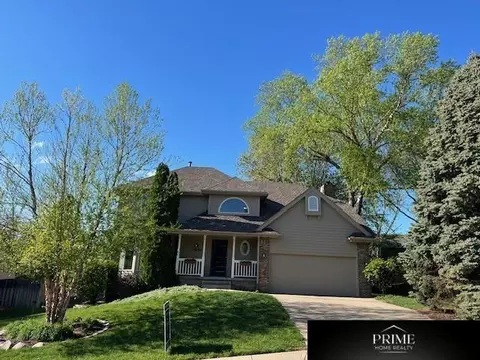 15930 Leavenworth Cir, Omaha, NE 68118