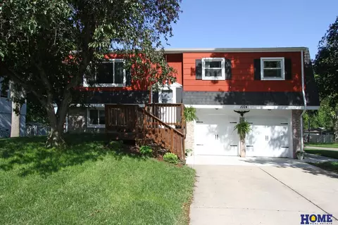 10241 N 143rd St, Waverly, NE 68462