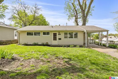 4635 Hascall St, Omaha, NE 68106