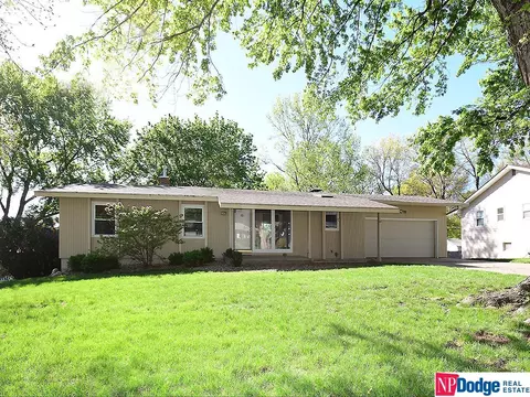 11677 Capitol Ave, Omaha, NE 68154